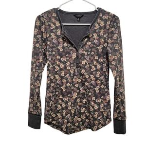 Lucky Brand Y2k Gray Waffled Knit Floral Thermal Henley Bella Swan Size S